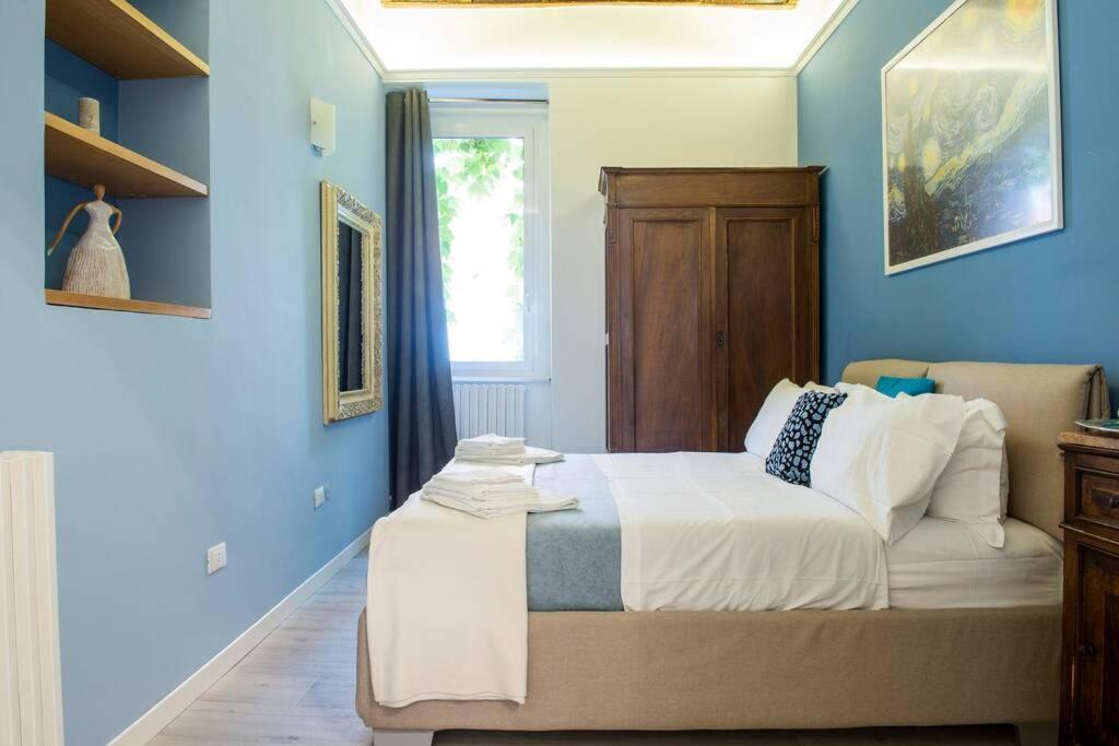 Colosseum/Panisperna Nina Apartament With Terrace โรม ภายนอก รูปภาพ
