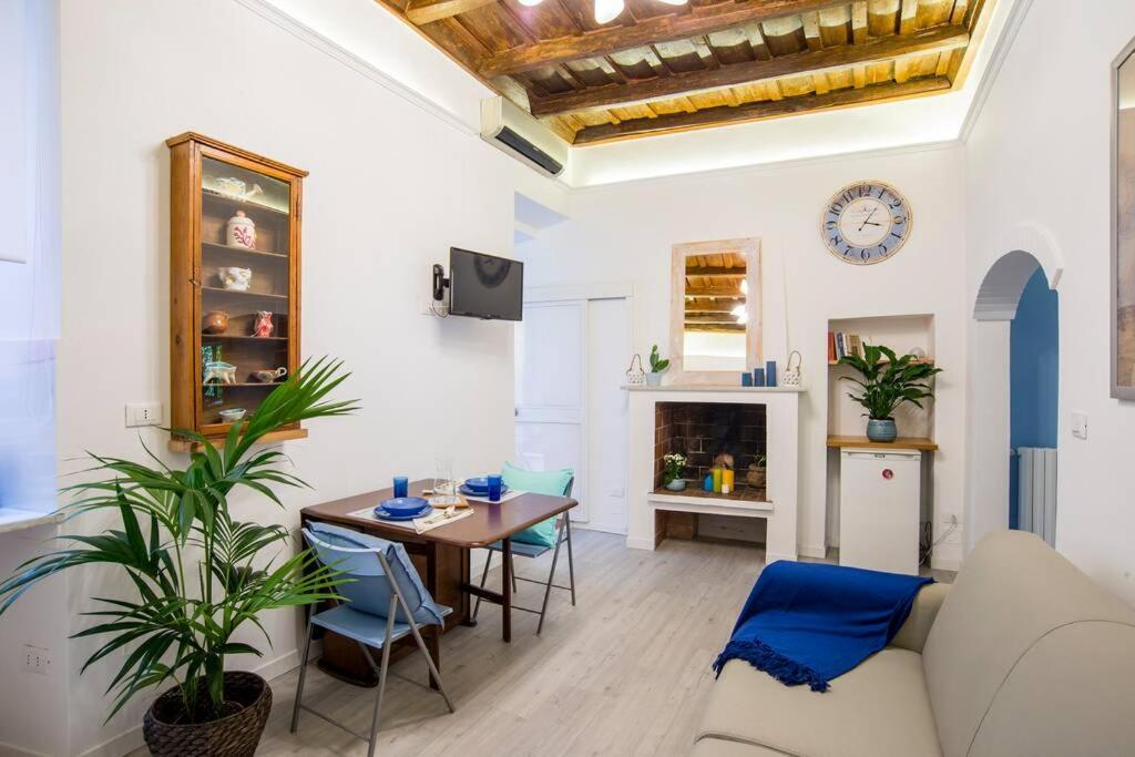 Colosseum/Panisperna Nina Apartament With Terrace โรม ภายนอก รูปภาพ