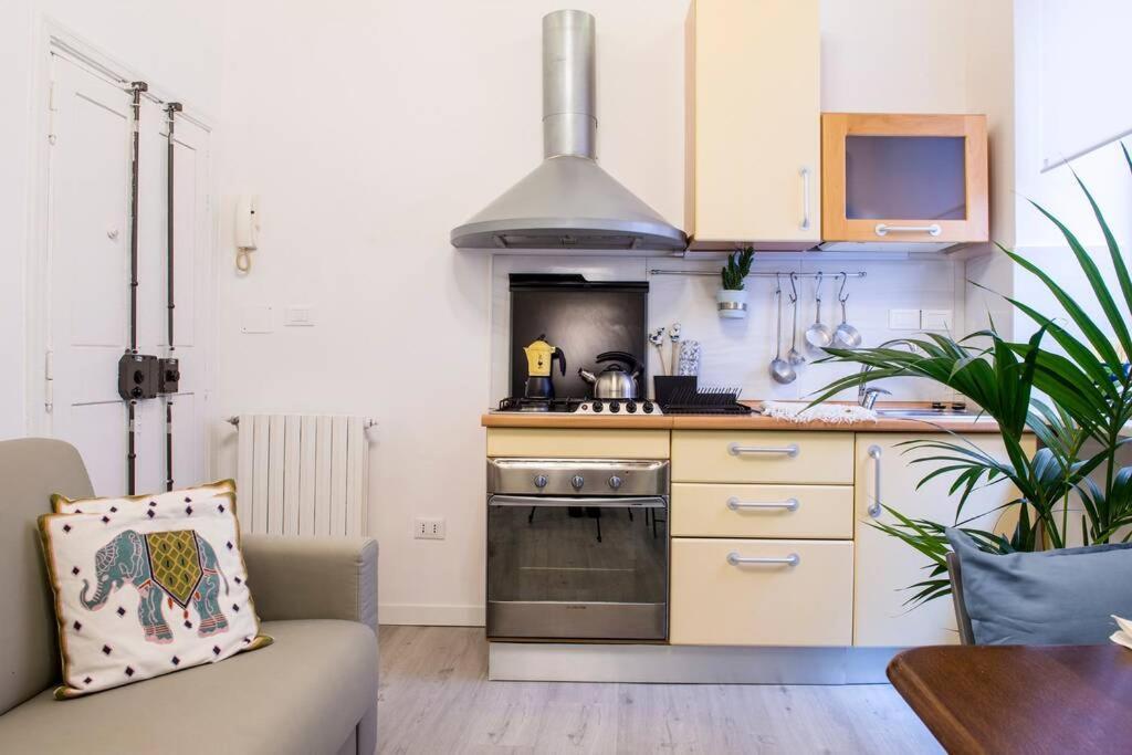 Colosseum/Panisperna Nina Apartament With Terrace โรม ภายนอก รูปภาพ